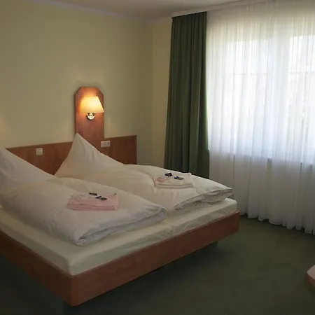 فندق & Zum Himmel Rubenow