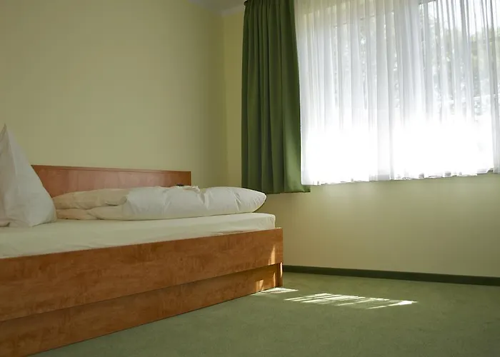 Hotel & Zum Himmel 3*